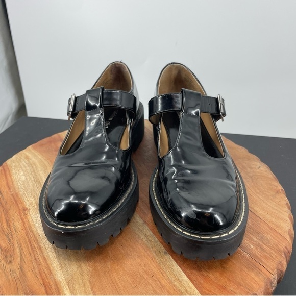 Madden girl Janne shoes, size 7.5 black patent leather T-Strap lug soles - Picture 4 of 10